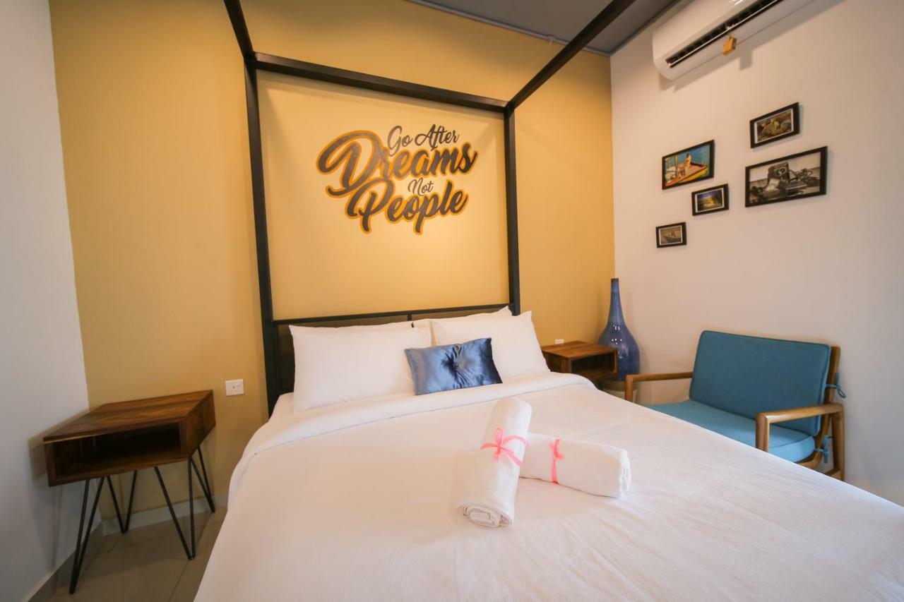 The Best Hotel In Bayan Lepas - The Lov Penang Esterno foto