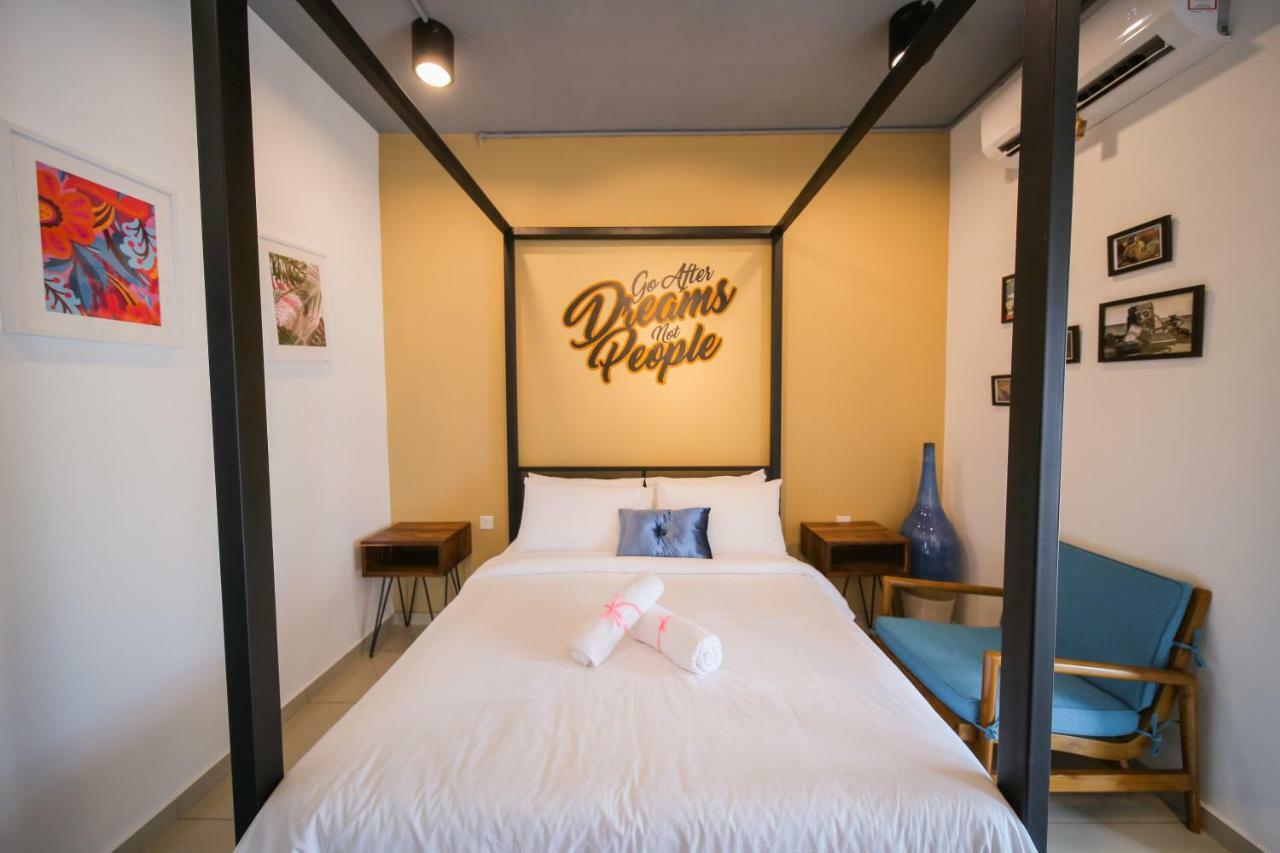 The Best Hotel In Bayan Lepas - The Lov Penang Esterno foto