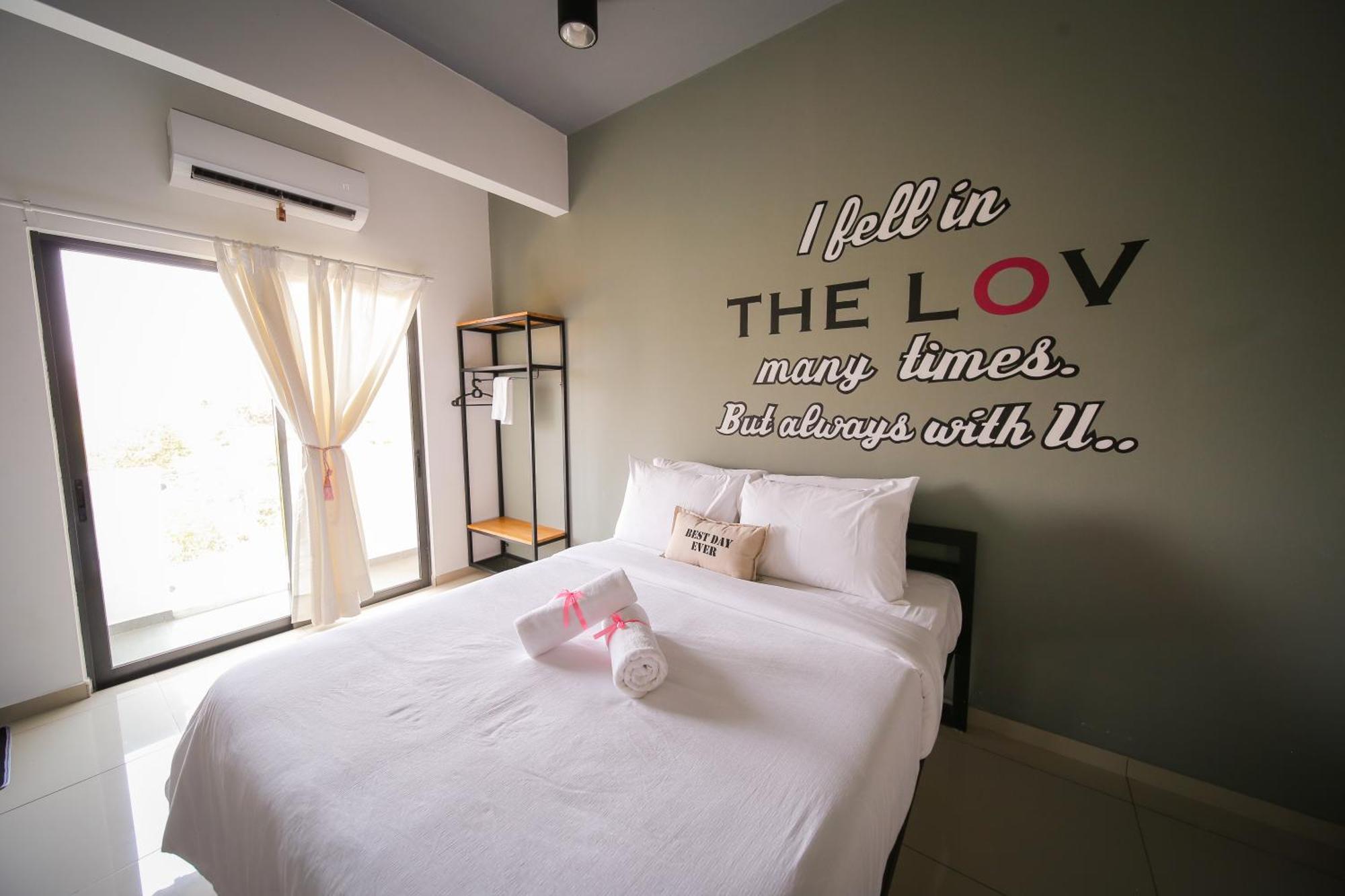 The Best Hotel In Bayan Lepas - The Lov Penang Esterno foto