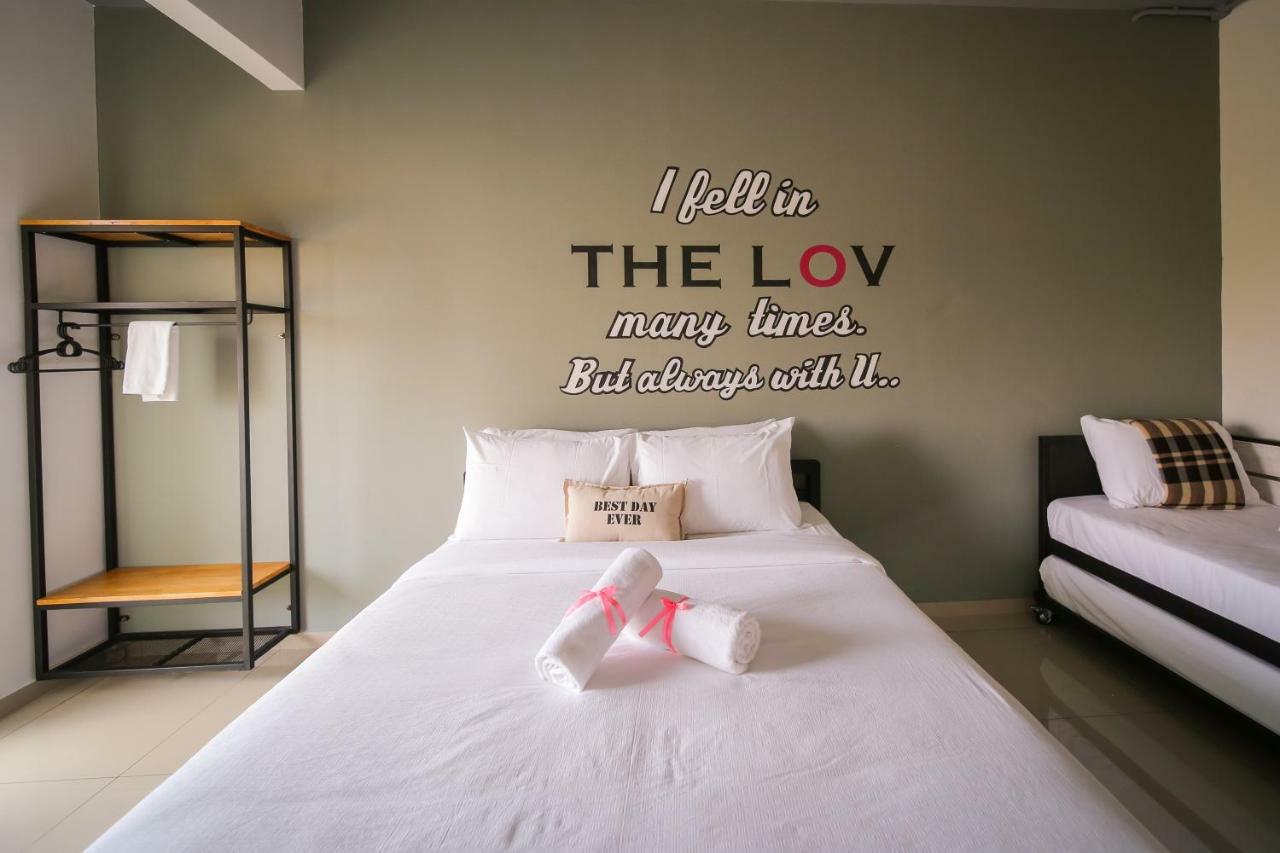 The Best Hotel In Bayan Lepas - The Lov Penang Esterno foto